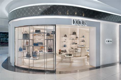 dior store heathrow terminal 3